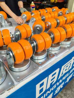 明威AGV裝備車 超小旋轉(zhuǎn)半徑與聚氨酯高端鋁設(shè)計(jì)的智能革新